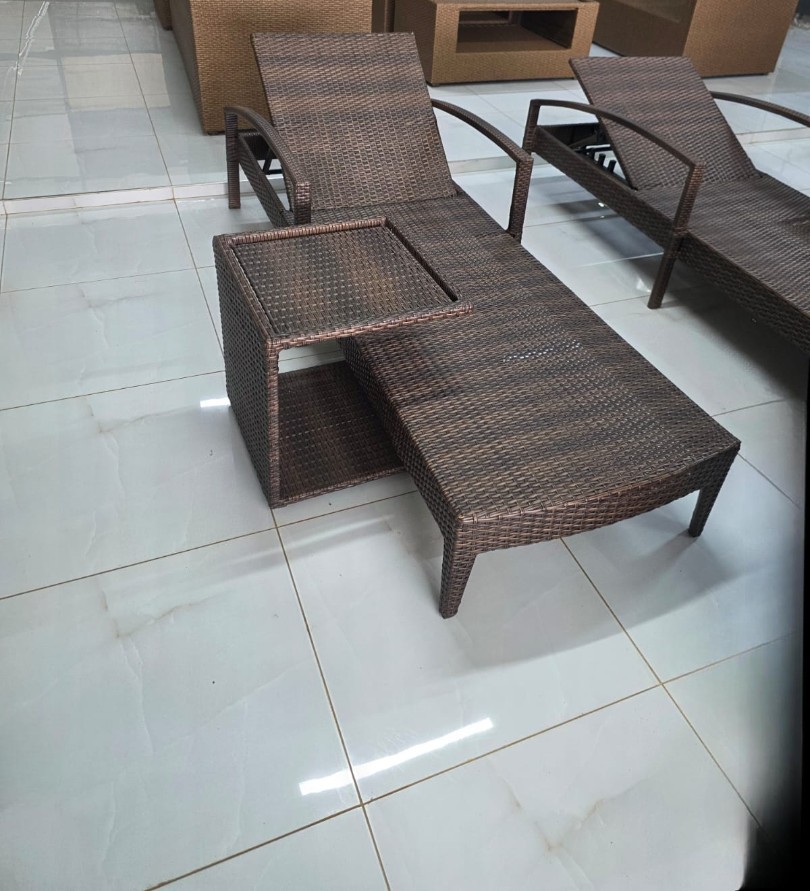 Poolside Beds - Image 2