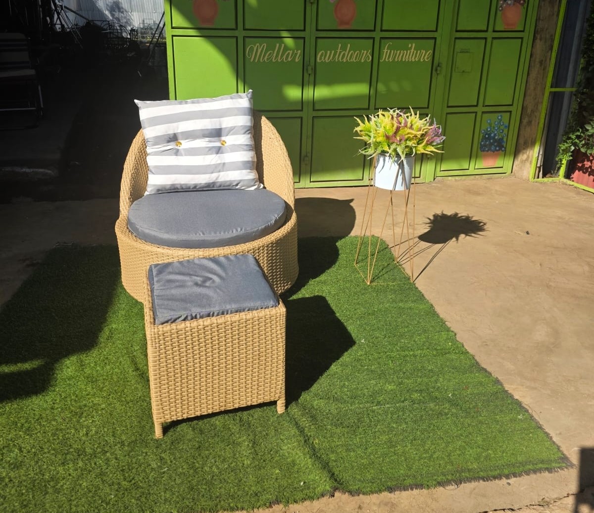 Mini Day Bed - Image 1